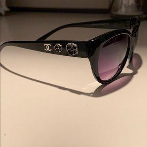 CHANEL sunglasses